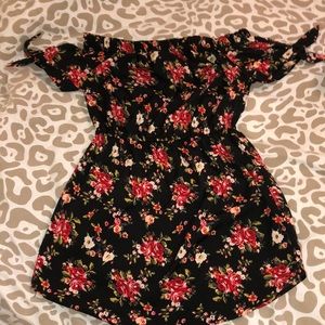 Mini floral dress, off the shoulder